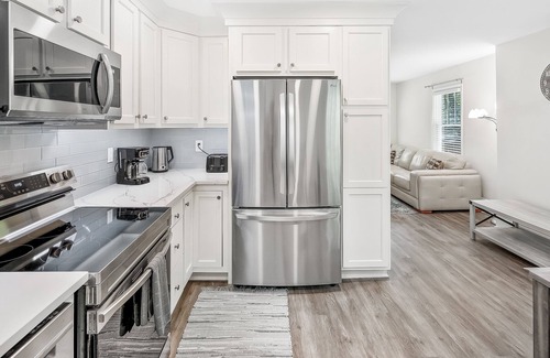 Charlotte Condo | Dilworth Retreat - Walk to Everything - Parking