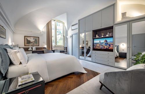 Duomo Apartment | Dimora Collection - Le Corti - Boutique Luxury Suites in a Restored 13th Century Convent, with Sauna and Gym