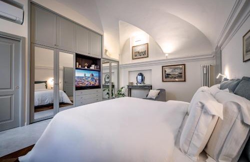 Duomo Apartment | Dimora Collection - Le Corti - Boutique Luxury Suites in a Restored 13th Century Convent, with Sauna and Gym