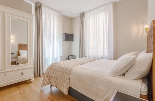 Old Town Apartment | Dimora d'Autore - Timeless Elegance in Modena