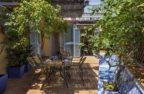Naples City Centre Apartment | Dimora dei Giganti - a typical neapolitan terrace