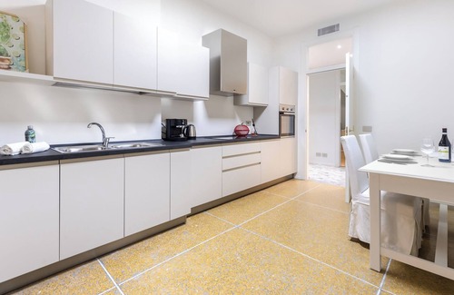 Alba Apartment | Dimora San Teobaldo - Two Bedroom Apartment, Sleeps 4