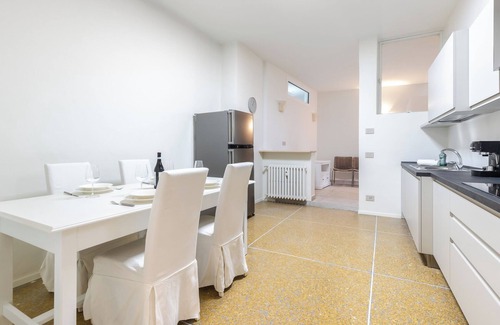 Alba Apartment | Dimora San Teobaldo - Two Bedroom Apartment, Sleeps 4