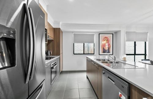 Caboolture South House | Dingo Den!