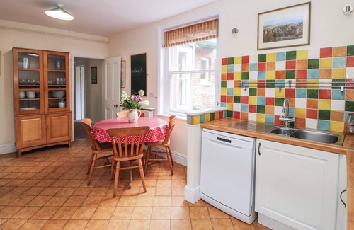 Ludwel Cottage | DINHAM COURT, pet friendly, character holiday cottage in Ludlow