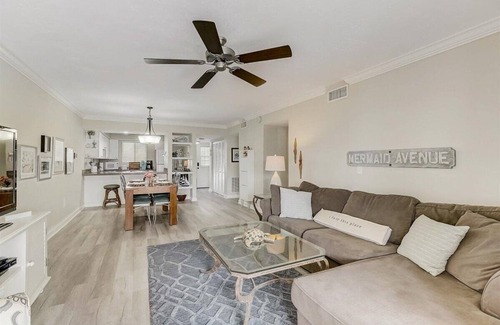 Bradenton Beach Condo | ~Direct Beach Access~Summertime Great Rates~