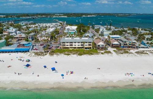 Bradenton Beach House | Direct Beach Front