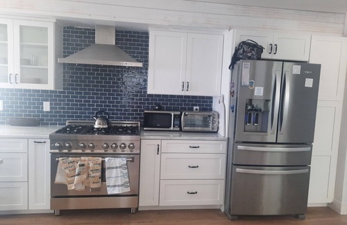 Milford House | Direct Beach Front Housen