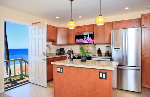 Kihei Condo | Direct Beachfront Spectacular Ocean Views Fully Renovated!