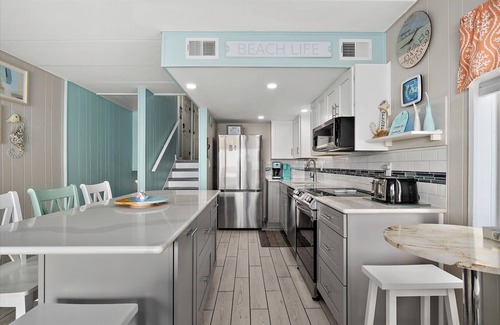 Ocean City Condo | Direct Boardwalk, 1st floor end unit, Ocean front, 4th Street, Ocean City, MD