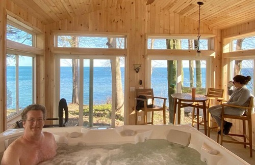 Sodus House | Direct lakefront cottage with incredibly natural, beautiful, and peaceful setting.