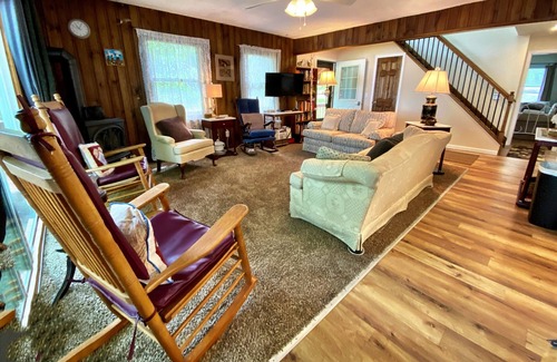 Sodus House | Direct lakefront cottage with incredibly natural, beautiful, and peaceful setting.