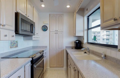 Central Beach Condo | Direct Ocean Front, Stunning Views from every room.