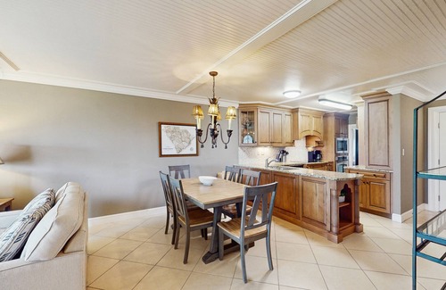 Hilton Head Island Condo | Direct Ocean View Condo with balcony, pools, hot tub, boardwalk to beach