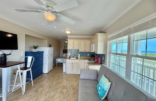 Atlantic Beach Apartment | Direct Oceanfront and Sunset View with Pool and Wifi in brilliant Atlantic Beach