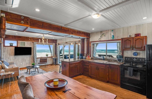 St. Augustine House | Direct Oceanfront Artist Haven Absolute Beachfront Retreat | Artist Haven | 2BR
