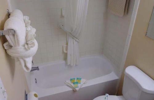 Ocean City Apartment | Direct Oceanfront Boardwalk One Studio with kitchen