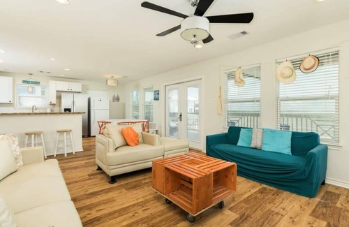 San Luis House | Direct Oceanfront, Sunrise AND Sunset Decks!