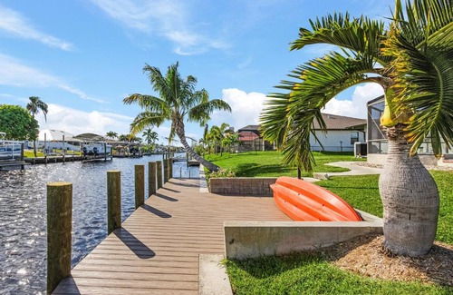 Fort Myers House | Direct Sailboat Access & Southern Exposure Heated Pool - Villa Coconut Hideaway - Roelens