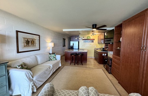 Haleiwa Condo | DIRECT SANDY BEACHFRONT just steps away fr the patio.Ground Fl.condo 1bed2ba2pkg