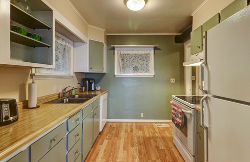 Bainbridge Island House | Direct waterfront - welcoming home with fireplace, full kitchen & furnished deck