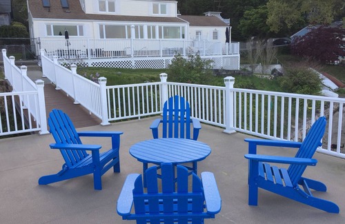 Niantic House | Direct waterfront vacation rental, family friendly, pets allowed