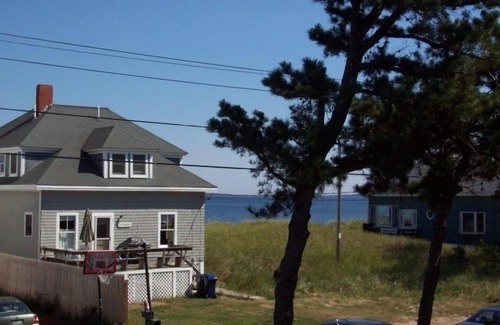 Southern Coast Apartment | Directly across the street from the beach! Charming ,one bedroom, OCEANVIEW apartment.