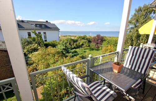 Glowe Apartment | Directly behind the dune, with balcony and sea view - Strandvilla Böck FeWo 13