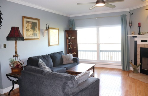 New Orleans East Area Bed & Breakfast | Dirty South Bayou Bed & Breakfast - Only 25 min from downtown NOLA