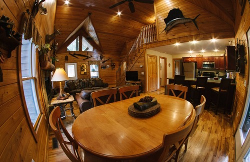 Demorest House | Discount September 28-30! Luxury River House, hot tub, kayaks, fire pit, dogs OK