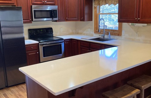 Demorest House | Discount September 28-30! Luxury River House, hot tub, kayaks, fire pit, dogs OK