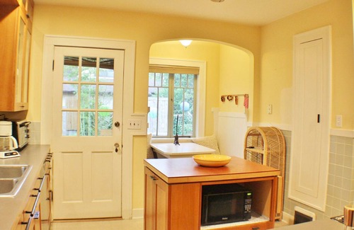 Phinney Ridge House | DISCOUNTED PRICE - rarely available!!!