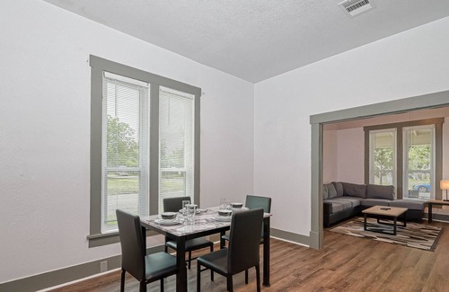 Texas City House | Discounted Stays! 4 Bd, 2Bt | Wifi | Texas City Dike