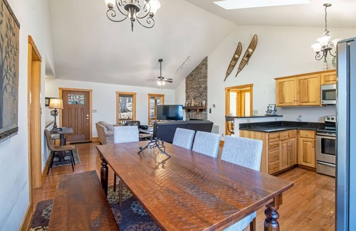 Chestnut Springs House | Discounts Avail! Theater Room, Fooseball, Firepit, Mountains!