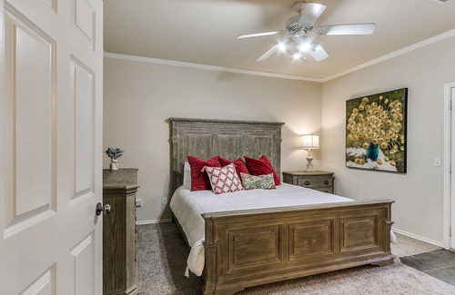 Edmond House | Discover Comfort and Convenience in Edmond!