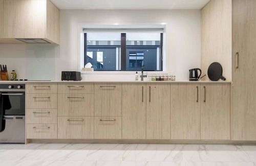Christchurch City Centre House | Discover Elegance - New central Haven. 3 bedroom