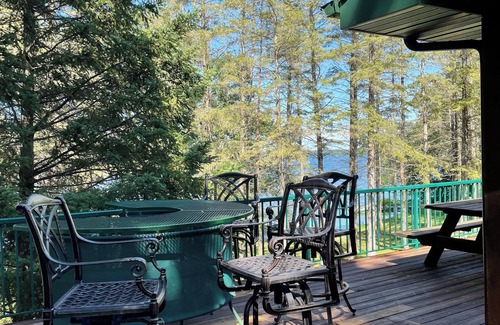 Birchwood Cabin | Discover Lone Pine: The Perfect Space for Families