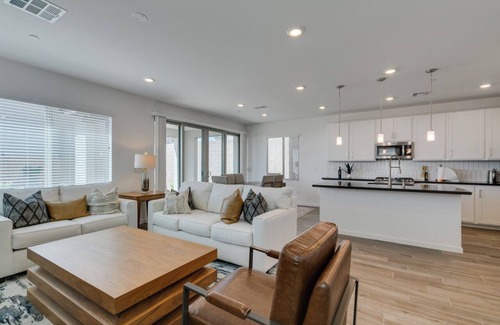 Las Vegas House | Discover Luxury Living in Summerlin West-Charming 3-Bed, Home in Las Vegas