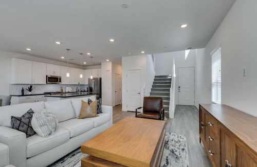 Las Vegas House | Discover Luxury Living in Summerlin West-Charming 3-Bed, Home in Las Vegas