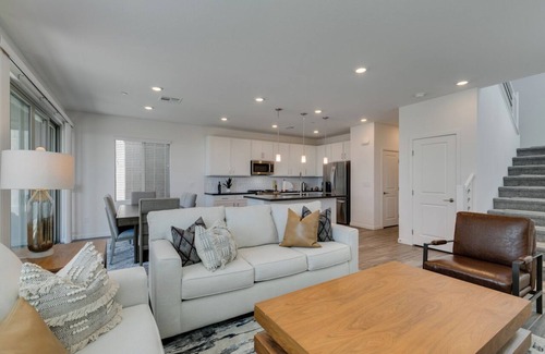 Las Vegas House | Discover Luxury Living in Summerlin West-Charming 3-Bed, Home in Las Vegas