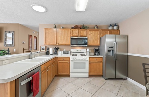 The Villages Villa | Discover Relaxation and Fun in a Charming Patio Villa with a Golf Cart!