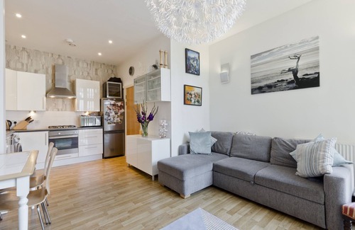 Vincent Square Apartment | Discover Riverside Comfort at Tate Britain: Stylish 1-Bed Apartment (Sleeps 4)