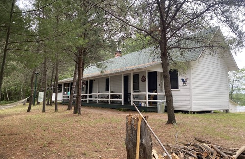 Tomahawk Cabin | Discover serenity in Wisconsin- stay at our spacious 4-bedroom cabin