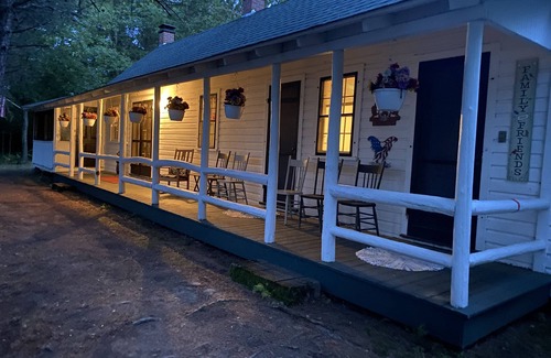 Tomahawk Cabin | Discover serenity in Wisconsin- stay at our spacious 4-bedroom cabin