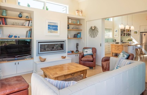 Ruby Bay House | Discover the joy of modern living with the stunning Ruby Bay Haven