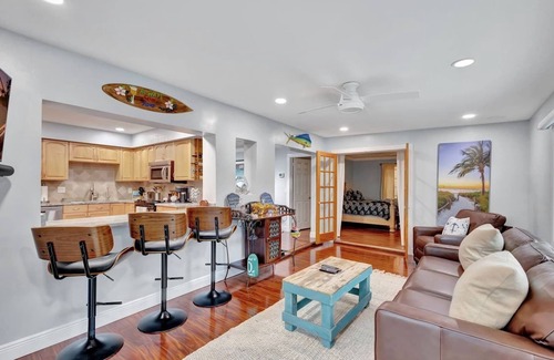 Florida North Atlantic Coast House | Discover the ultimate getaway at our stylish 3-bedroom retreat featuring 7 cozy beds, 2 modern bathrooms, a private pool, hot tub (extra fee), outdoor TV, BBQ grill, and a refreshing outdoor shower—your perfect blend of comfort, relaxation, and fun.