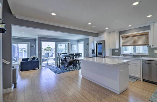 Discovery Bay House | Discovery Bay Retreat w/Balcony & Boat Dock!