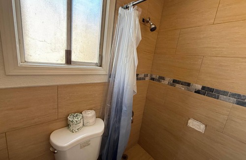 Vallejo Hotel | Discovery Inn Near Six Flags Vallejo Napa Valley CA