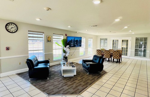 Garland Hotel | Discovery Inn