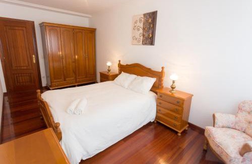 Catasol Apartment | Disfruta de Melide en este amplio apartamento